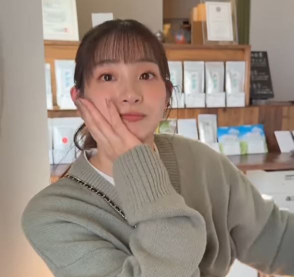 足立梨花の母親はどんな人？美人説や年齢・職業や仲良しエピソードまとめ