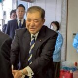 石破茂の実際の身長体重は？若い頃や経歴・家族構成も解説