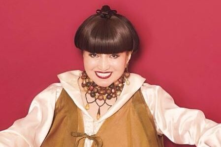 黒柳徹子の年収はいくら？現在と全盛期の収入・資産を徹底解説