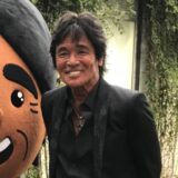 松崎しげるの奥さんは誰？現在の妻と歴代嫁3人・稲葉浩志との関係を解説