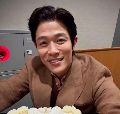 鈴木亮平の妻の国籍は？韓国人説の理由や年齢・馴れ初めを解説