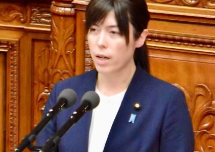 小野田紀美の母親はどんな人？国籍や母子家庭での生い立ちを解説