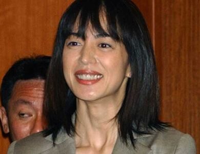 鷲尾いさ子の現在の姿は？車椅子の噂や筋萎縮・病名の真相を解説