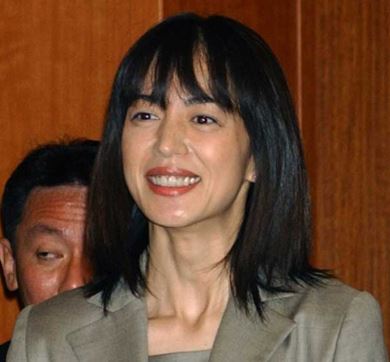 鷲尾いさ子の現在の姿は？車椅子の噂や筋萎縮・病名の真相を解説
