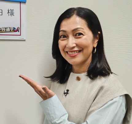 鶴田真由は鶴田浩二の娘？親子関係の真相を徹底解説